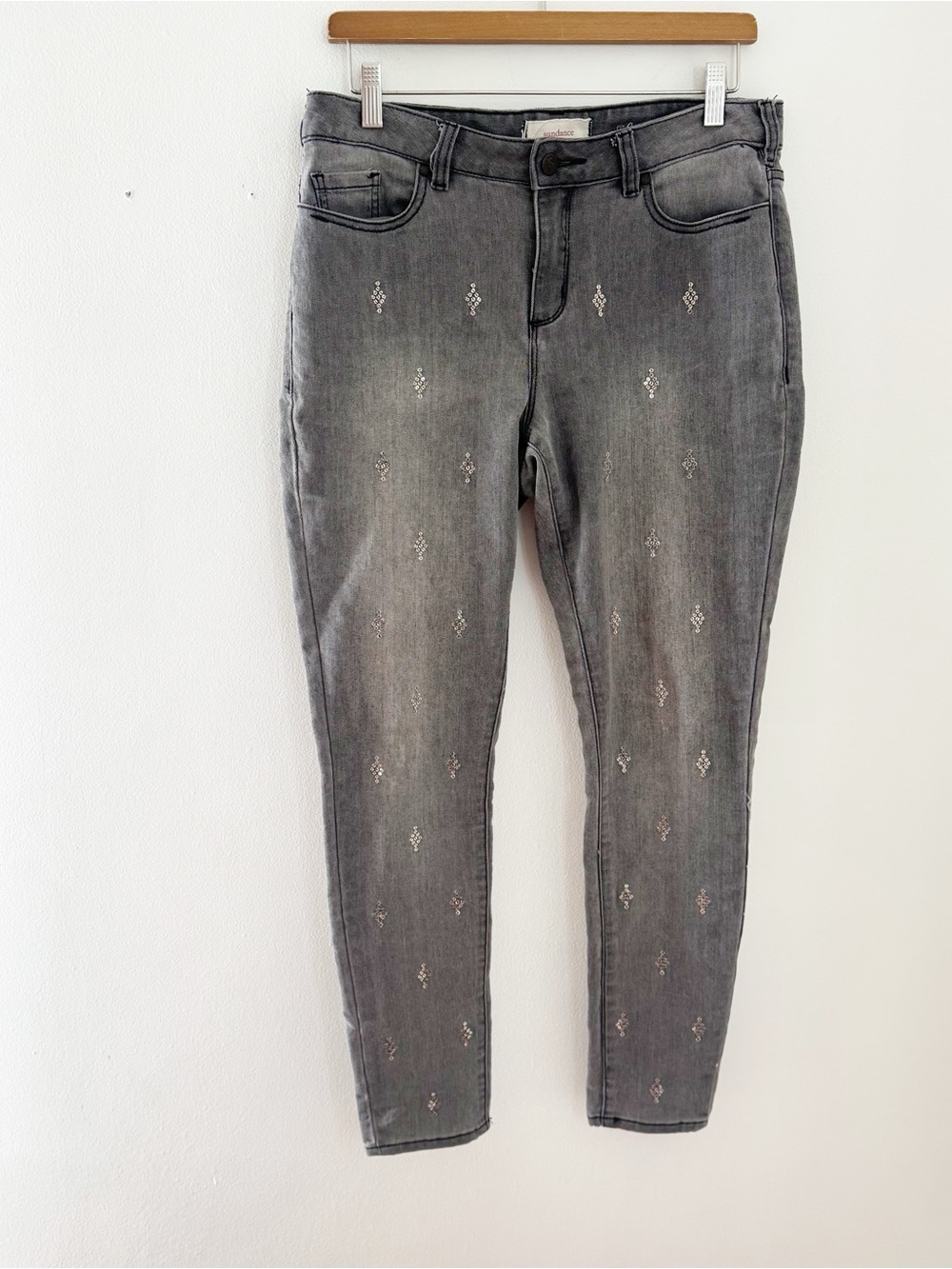 Sundance Gray Embroidered Diamond Motif Skinny Jeans - Size 30